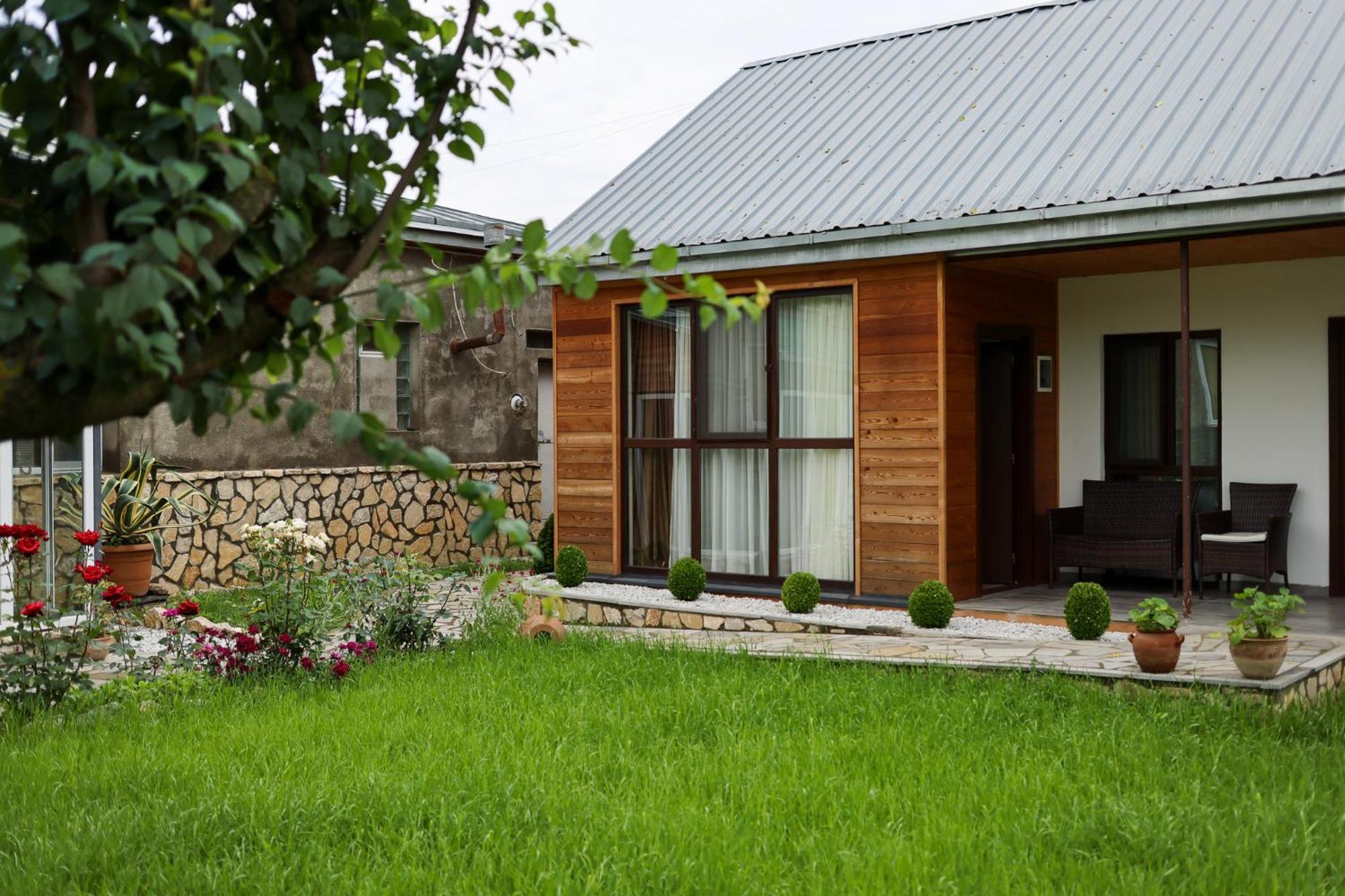 Alvani Inn K'vemo Alvani エクステリア 写真