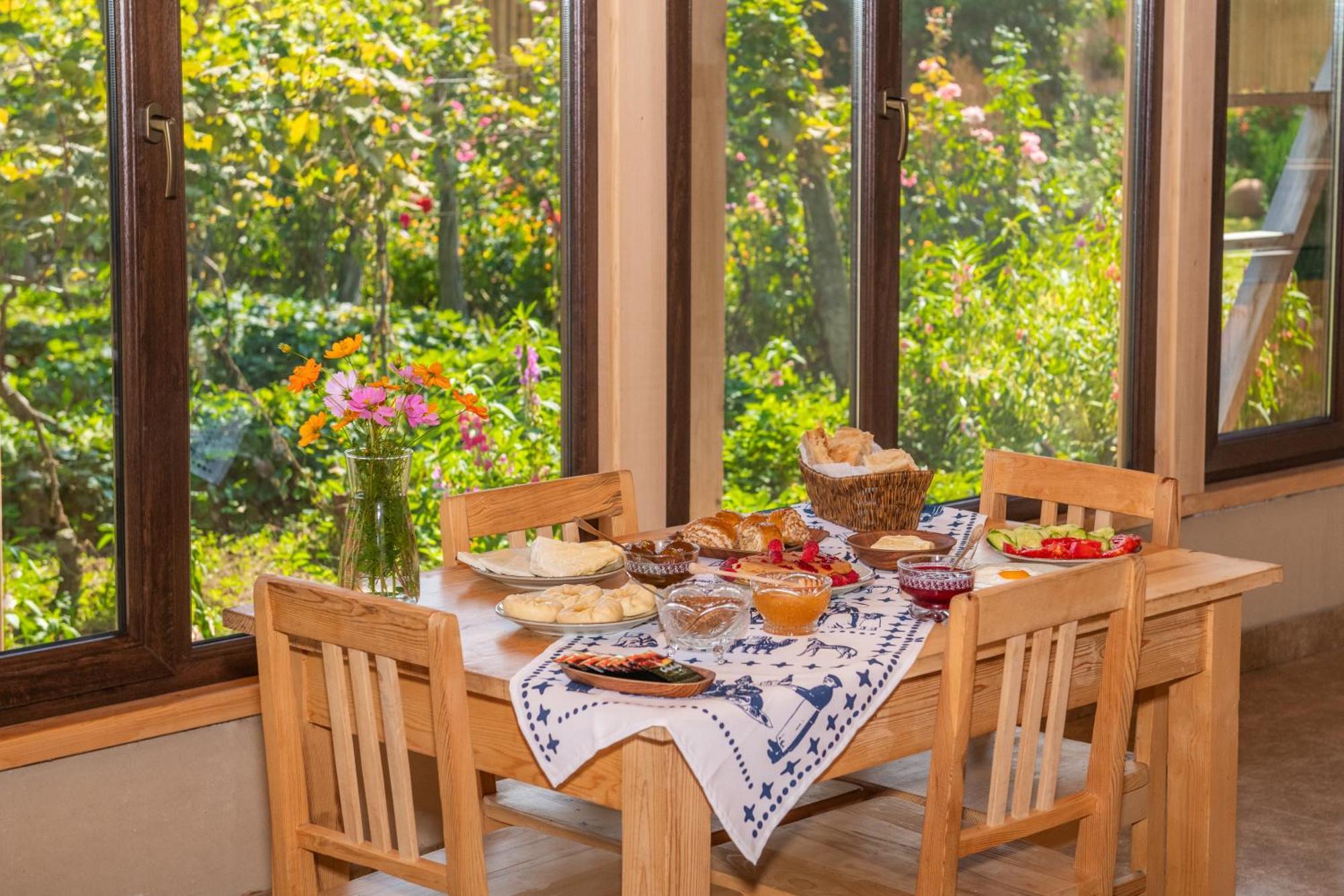 Alvani Inn K'vemo Alvani エクステリア 写真