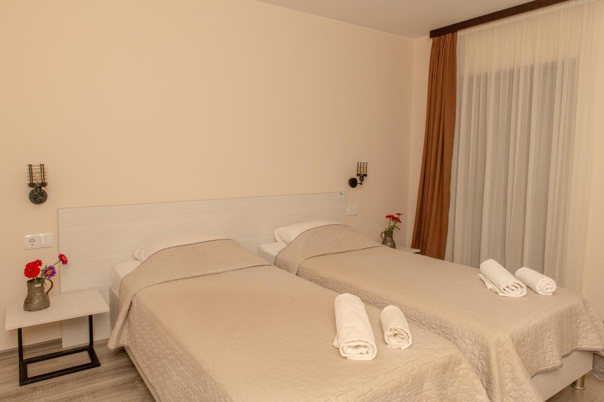 Alvani Inn K'vemo Alvani エクステリア 写真