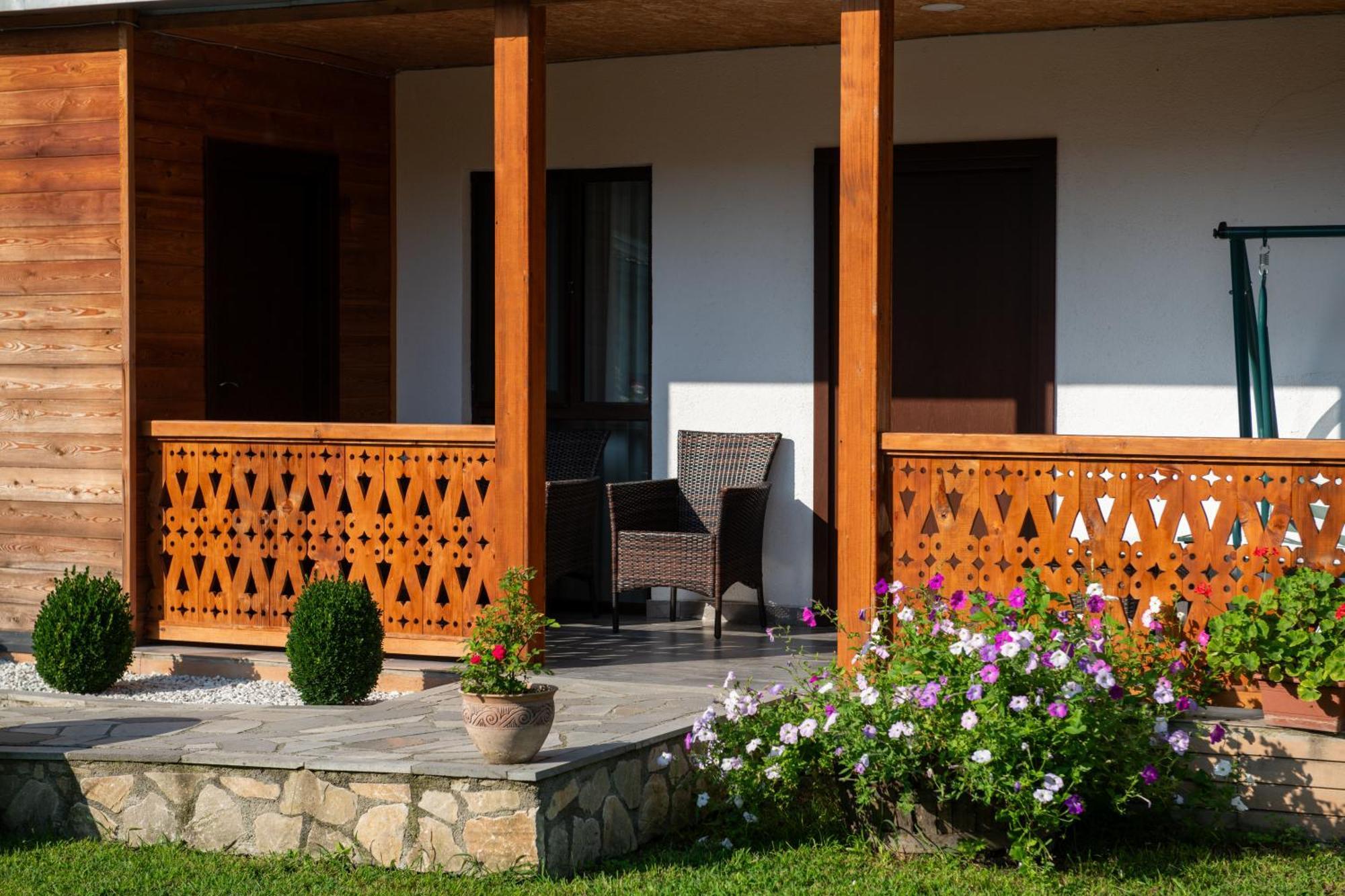 Alvani Inn K'vemo Alvani エクステリア 写真