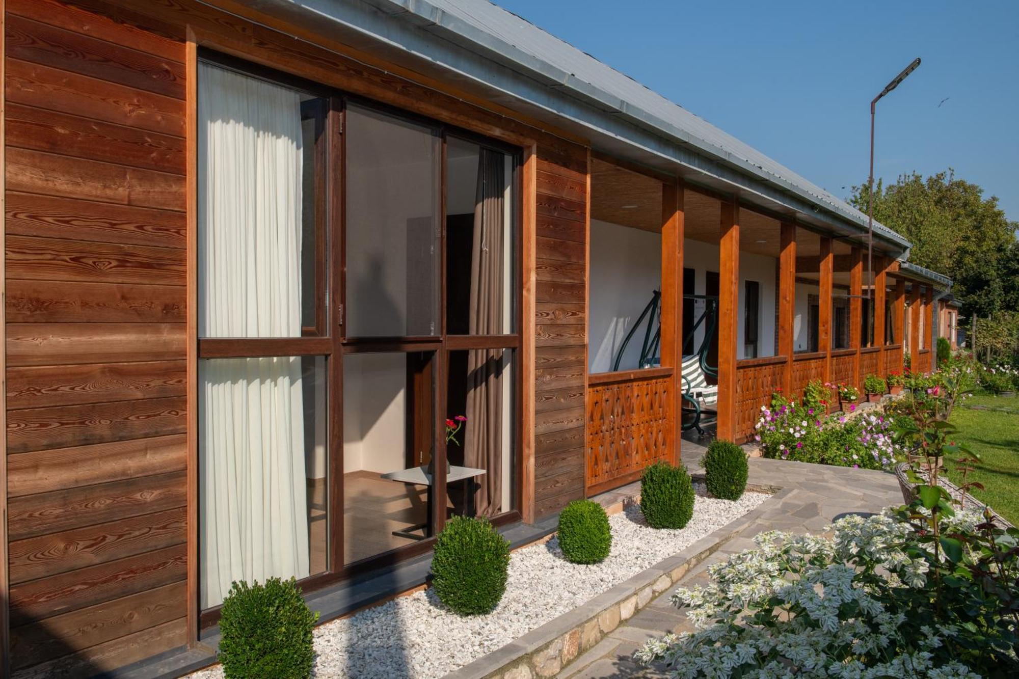 Alvani Inn K'vemo Alvani エクステリア 写真