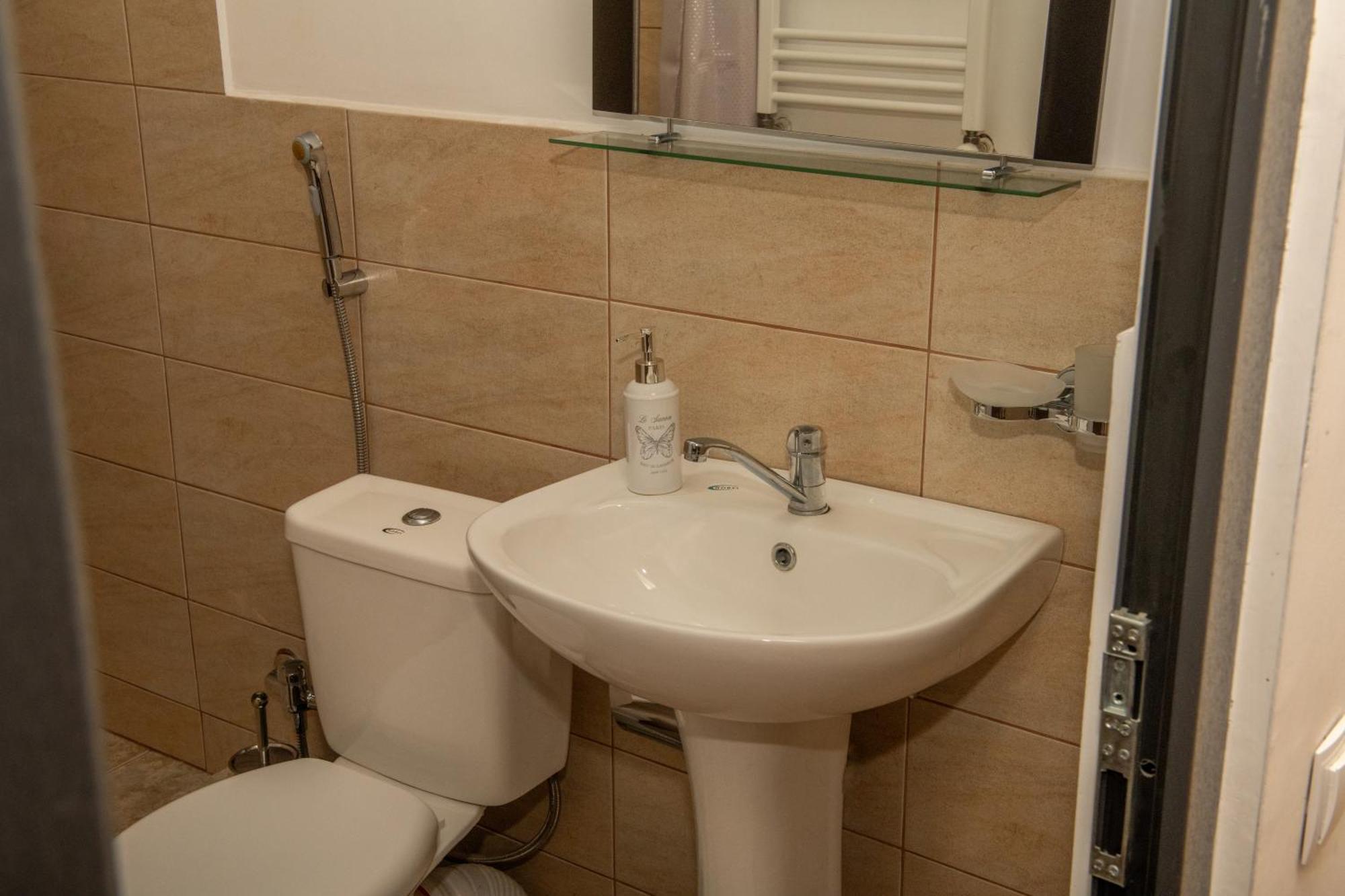 Alvani Inn K'vemo Alvani エクステリア 写真