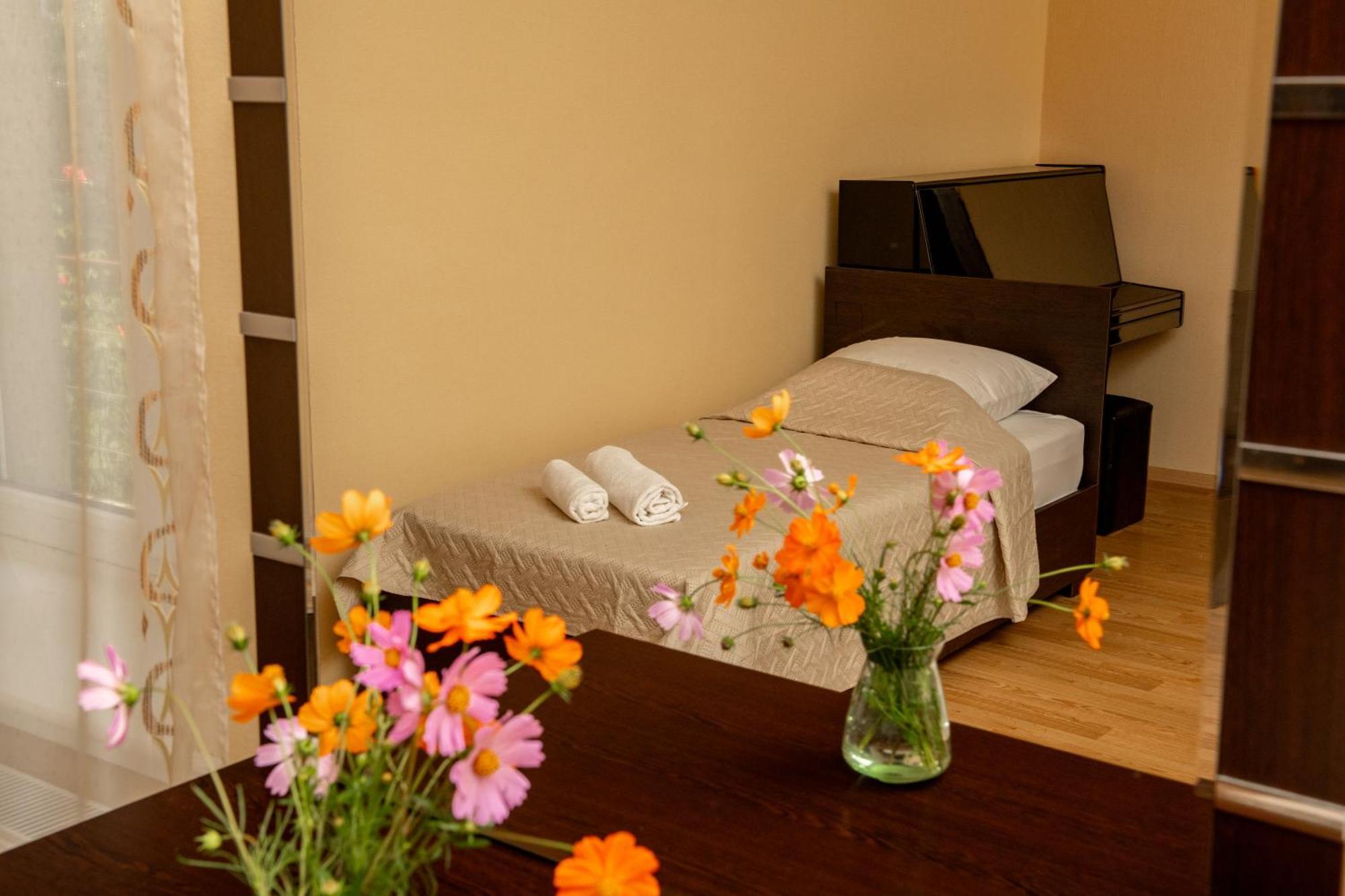Alvani Inn K'vemo Alvani エクステリア 写真